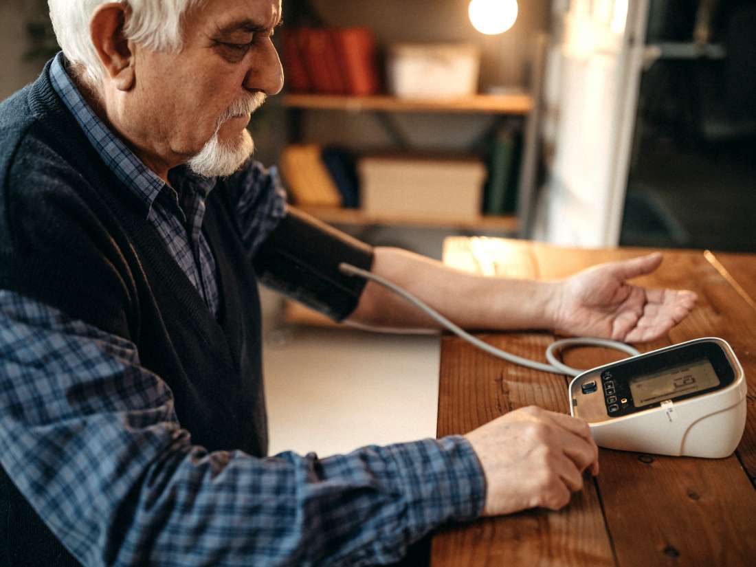 5-mejores-tensiometros-digitales-para-mayores-en-casa-2025