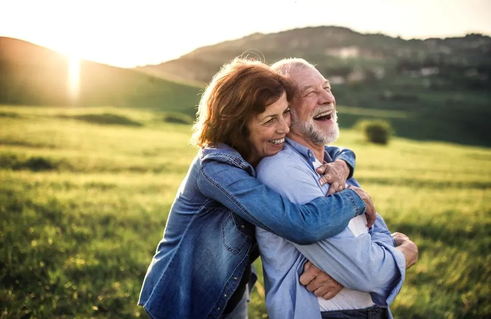 10 hábitos diarios que mejoran la calidad de vida de las personas mayores