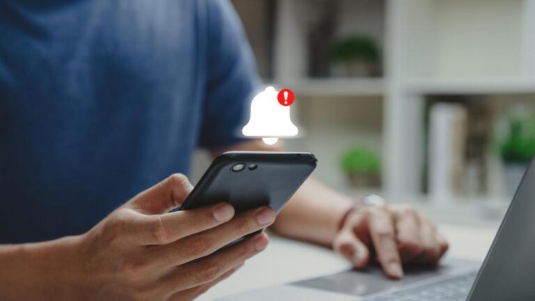 Mejores dispositivos GPS para localizar personas mayores (2026): relojes y localizadores fiables